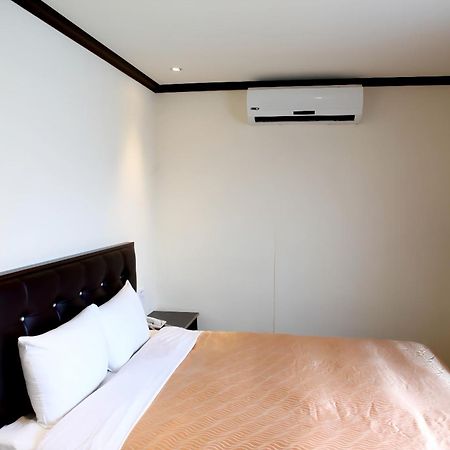 Holiday Business Hotel T'ai-tung エクステリア 写真