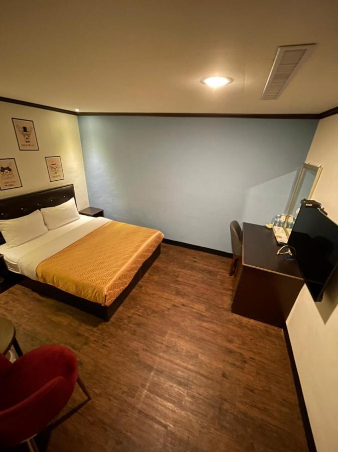 Holiday Business Hotel T'ai-tung エクステリア 写真