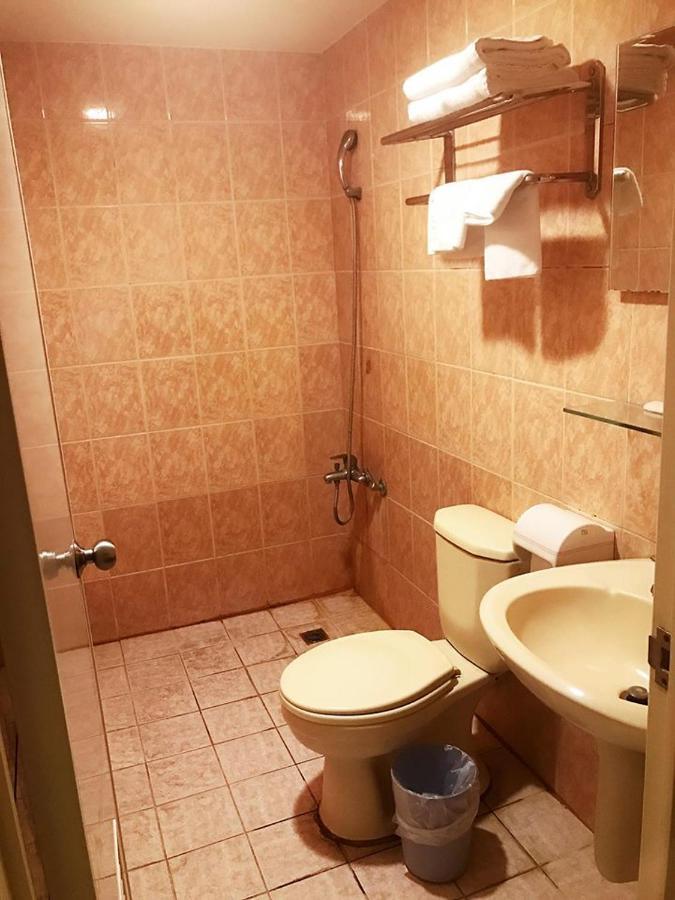 Holiday Business Hotel T'ai-tung エクステリア 写真