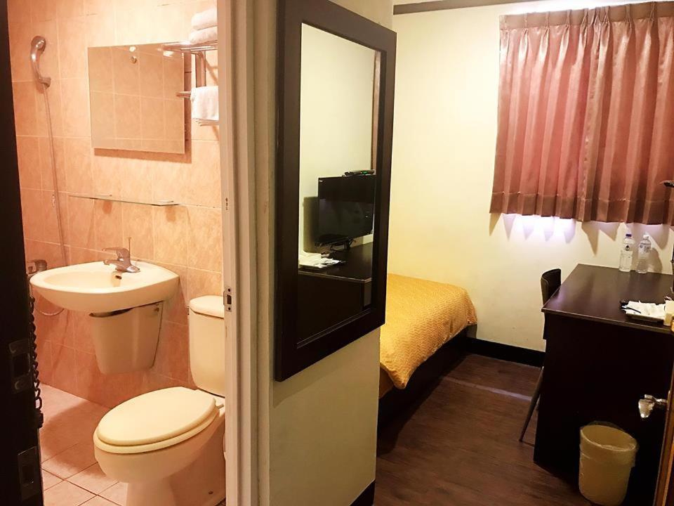 Holiday Business Hotel T'ai-tung エクステリア 写真